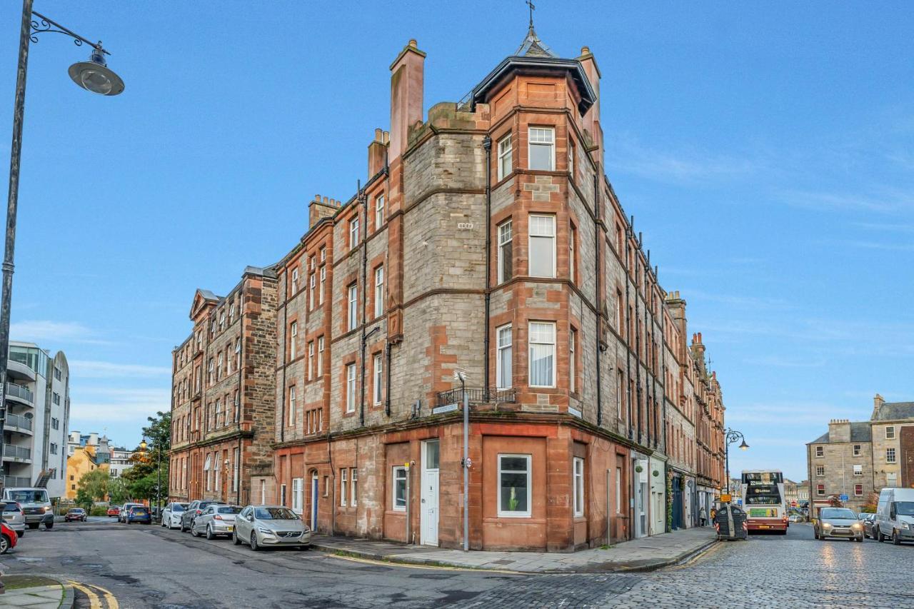 Private Ground Floor Main Door Entrance - Spacious 2 Bedroom Property - The Shore, Leith Edinburg Exteriör bild
