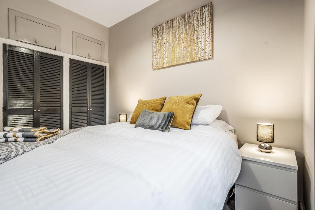 Private Ground Floor Main Door Entrance - Spacious 2 Bedroom Property - The Shore, Leith Edinburg Exteriör bild