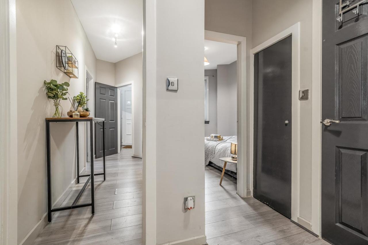 Private Ground Floor Main Door Entrance - Spacious 2 Bedroom Property - The Shore, Leith Edinburg Exteriör bild